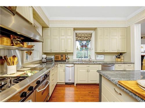 103 Thomas Street, Milton, ON - Indoor Photo Showing Kitchen