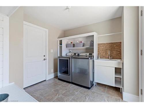 363 Walton Street, Oakville, ON - Indoor Photo Showing Laundry Room