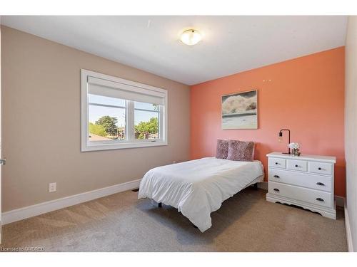 363 Walton Street, Oakville, ON - Indoor Photo Showing Bedroom