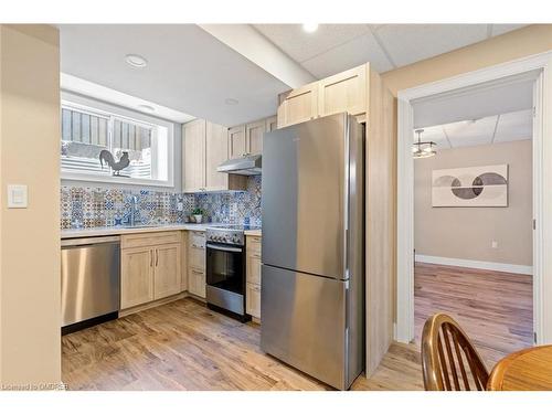 363 Walton Street, Oakville, ON - Indoor Photo Showing Kitchen