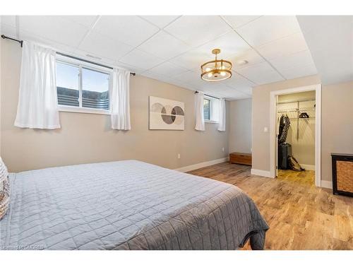 363 Walton Street, Oakville, ON - Indoor Photo Showing Bedroom