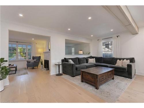 10 Edith Street, Halton Hills, ON - Indoor Photo Showing Living Room