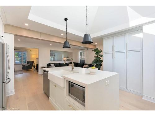 10 Edith Street, Halton Hills, ON - Indoor Photo Showing Kitchen