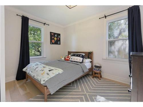 10 Edith Street, Halton Hills, ON - Indoor Photo Showing Bedroom