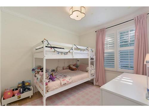 10 Edith Street, Halton Hills, ON - Indoor Photo Showing Bedroom