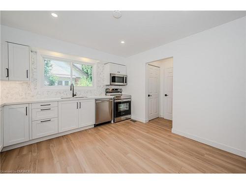 87 Lottridge Street, Hamilton, ON - Indoor Photo Showing Kitchen