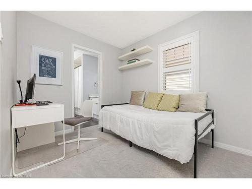 42-6020 Derry Road, Milton, ON - Indoor Photo Showing Bedroom