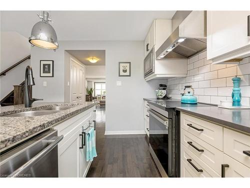 42-6020 Derry Road, Milton, ON - Indoor Photo Showing Kitchen With Double Sink