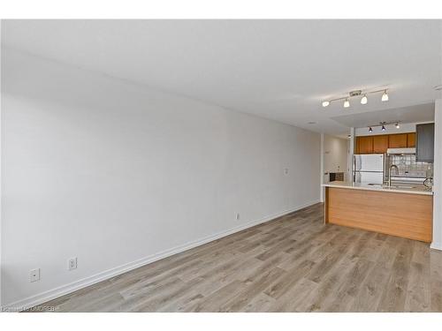 1601-36 Lee Centre Drive, Scarborough, ON - Indoor Photo Showing Kitchen