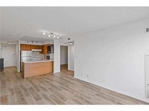 1601-36 Lee Centre Drive, Scarborough, ON - Indoor Photo Showing Kitchen