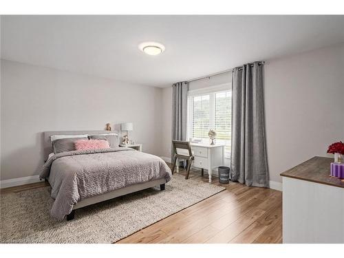 172 Courtland Street, The Blue Mountains, ON - Indoor Photo Showing Bedroom