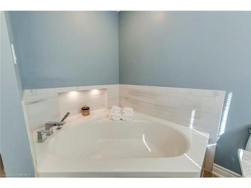 1460 Caulder Drive, Oakville, ON - Indoor Photo Showing Bathroom