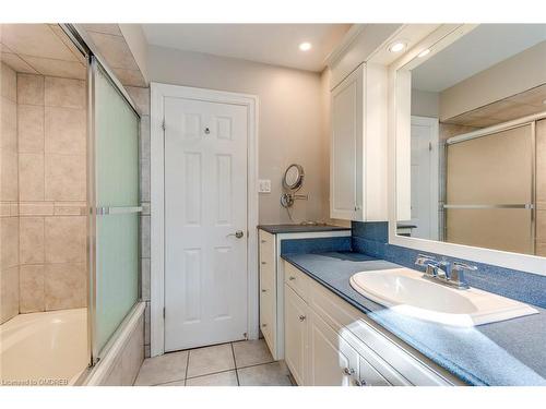 1460 Caulder Drive, Oakville, ON - Indoor Photo Showing Bathroom