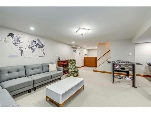 1460 Caulder Drive, Oakville, ON - Indoor Photo Showing Living Room