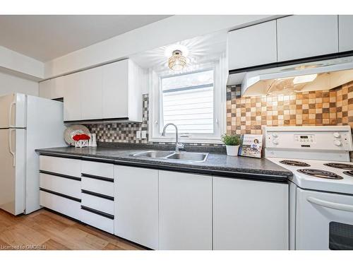 1089 Meredith Avenue, Mississauga, ON - Indoor Photo Showing Kitchen With Double Sink