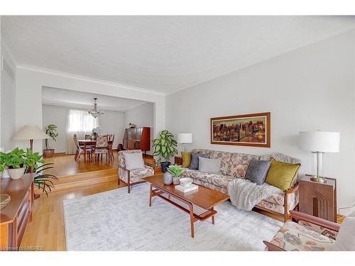 38 Fredrick Street, Woodbridge-Vaughan, ON - Indoor Photo Showing Living Room