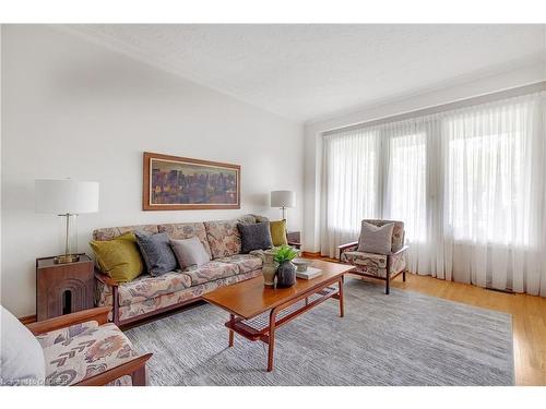 38 Fredrick Street, Woodbridge-Vaughan, ON - Indoor Photo Showing Living Room