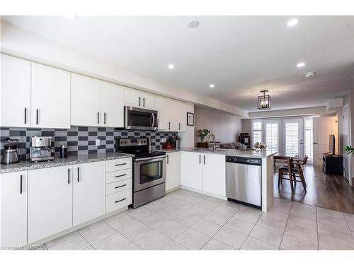 156-156 Watson Parkway North N, Guelph, ON - Indoor Photo Showing Kitchen