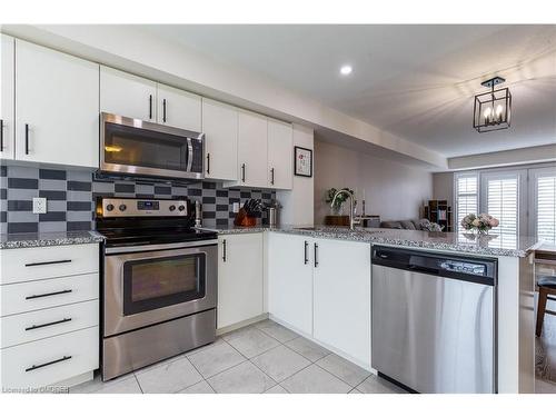 156-156 Watson Parkway North N, Guelph, ON - Indoor Photo Showing Kitchen