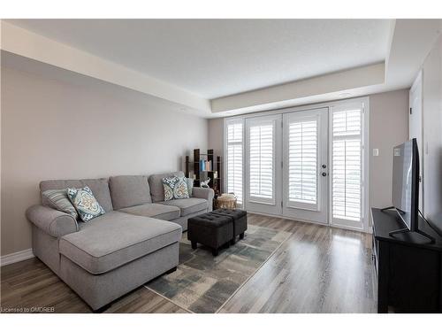 156-156 Watson Parkway North N, Guelph, ON - Indoor Photo Showing Living Room