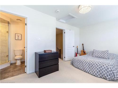 156-156 Watson Parkway North N, Guelph, ON - Indoor Photo Showing Bedroom