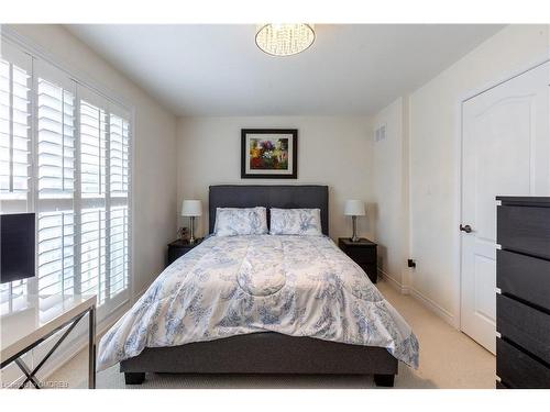 156-156 Watson Parkway North N, Guelph, ON - Indoor Photo Showing Bedroom