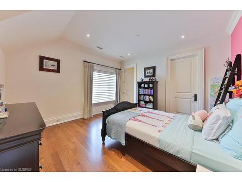 64 Brentwood Road, Oakville, ON - Indoor Photo Showing Bedroom