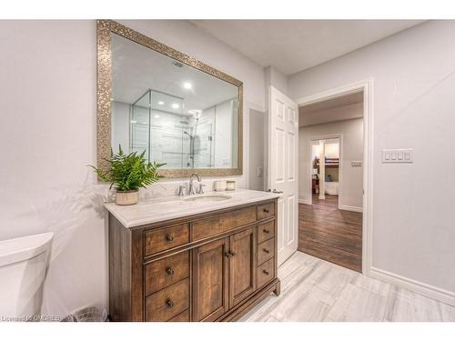 14-2141 Caroline Street, Burlington, ON - Indoor Photo Showing Bathroom