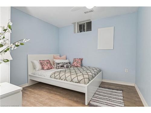 2278 Grand Oak Trail, Oakville, ON - Indoor Photo Showing Bedroom