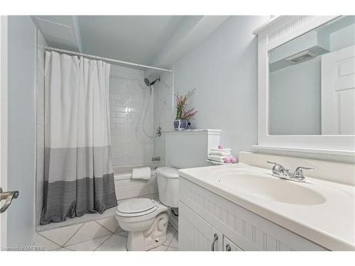 2278 Grand Oak Trail, Oakville, ON - Indoor Photo Showing Bathroom