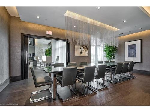 1910-55 Speers Road, Oakville, ON - Indoor Photo Showing Dining Room