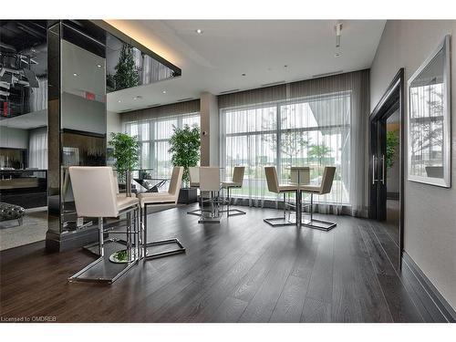 1910-55 Speers Road, Oakville, ON - Indoor