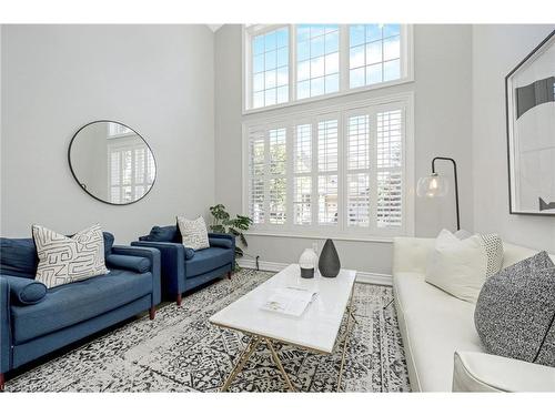 1260 Pepperbush Place, Oakville, ON - Indoor Photo Showing Living Room