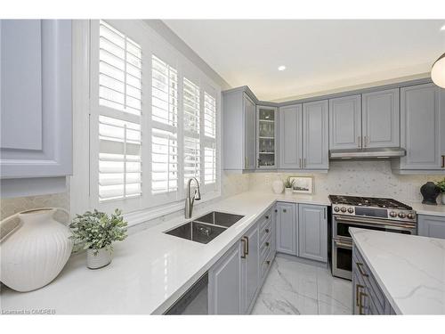 1260 Pepperbush Place, Oakville, ON - Indoor Photo Showing Kitchen With Double Sink