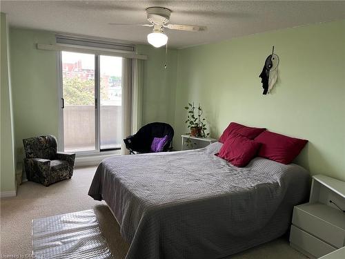 604-21 East Avenue S, Hamilton, ON - Indoor Photo Showing Bedroom