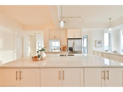 2201-1 Hurontario Street, Mississauga, ON - Indoor Photo Showing Kitchen With Double Sink With Upgraded Kitchen