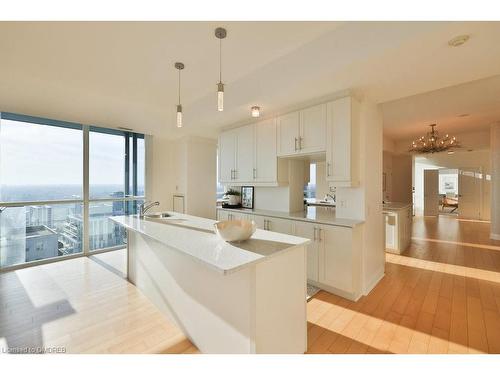 2201-1 Hurontario Street, Mississauga, ON - Indoor Photo Showing Kitchen With Upgraded Kitchen