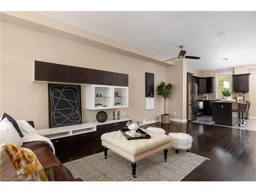 14-4165 Upper Middle Road, Burlington, ON - Indoor Photo Showing Living Room