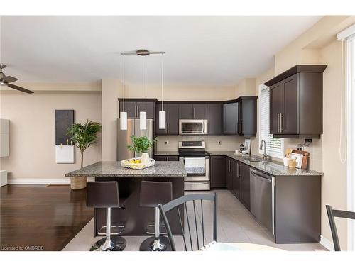 14-4165 Upper Middle Road, Burlington, ON - Indoor Photo Showing Kitchen With Stainless Steel Kitchen With Upgraded Kitchen