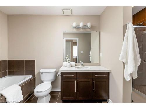 14-4165 Upper Middle Road, Burlington, ON - Indoor Photo Showing Bathroom