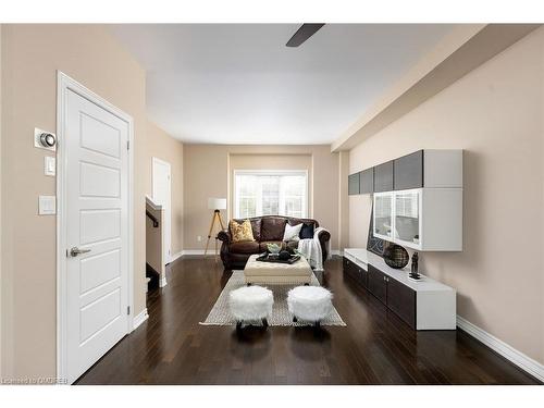 14-4165 Upper Middle Road, Burlington, ON - Indoor Photo Showing Living Room