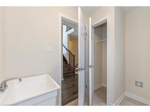 224 Eastbridge Avenue, Welland, ON - Indoor Photo Showing Bathroom