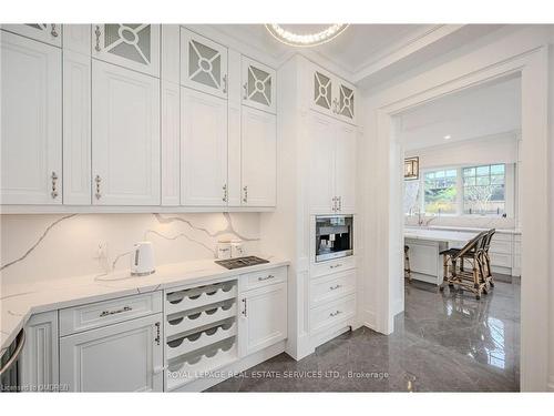 1257 Lakeshore Road Road W, Oakville, ON - Indoor Photo Showing Kitchen