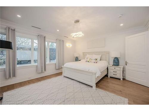 1257 Lakeshore Road Road W, Oakville, ON - Indoor Photo Showing Bedroom