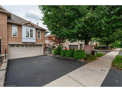 2225 Hummingbird Way, Oakville, ON 