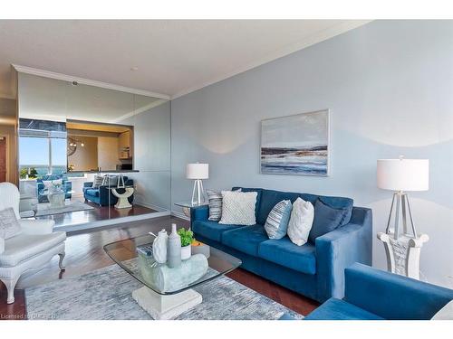 2514-100 Burloak Drive, Burlington, ON - Indoor Photo Showing Living Room