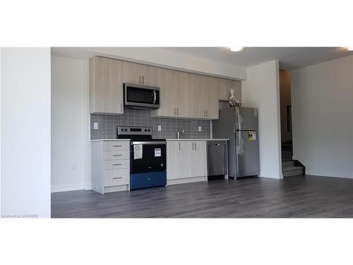 12-3540 Colonial Drive, Mississauga, ON - Indoor Photo Showing Kitchen