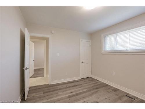 Upper-128 Winchester Boulevard, Hamilton, ON - Indoor Photo Showing Other Room