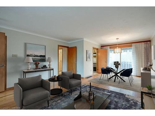 1311 Secord Avenue, Oakville, ON - Indoor Photo Showing Living Room