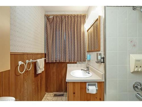 1311 Secord Avenue, Oakville, ON - Indoor Photo Showing Bathroom